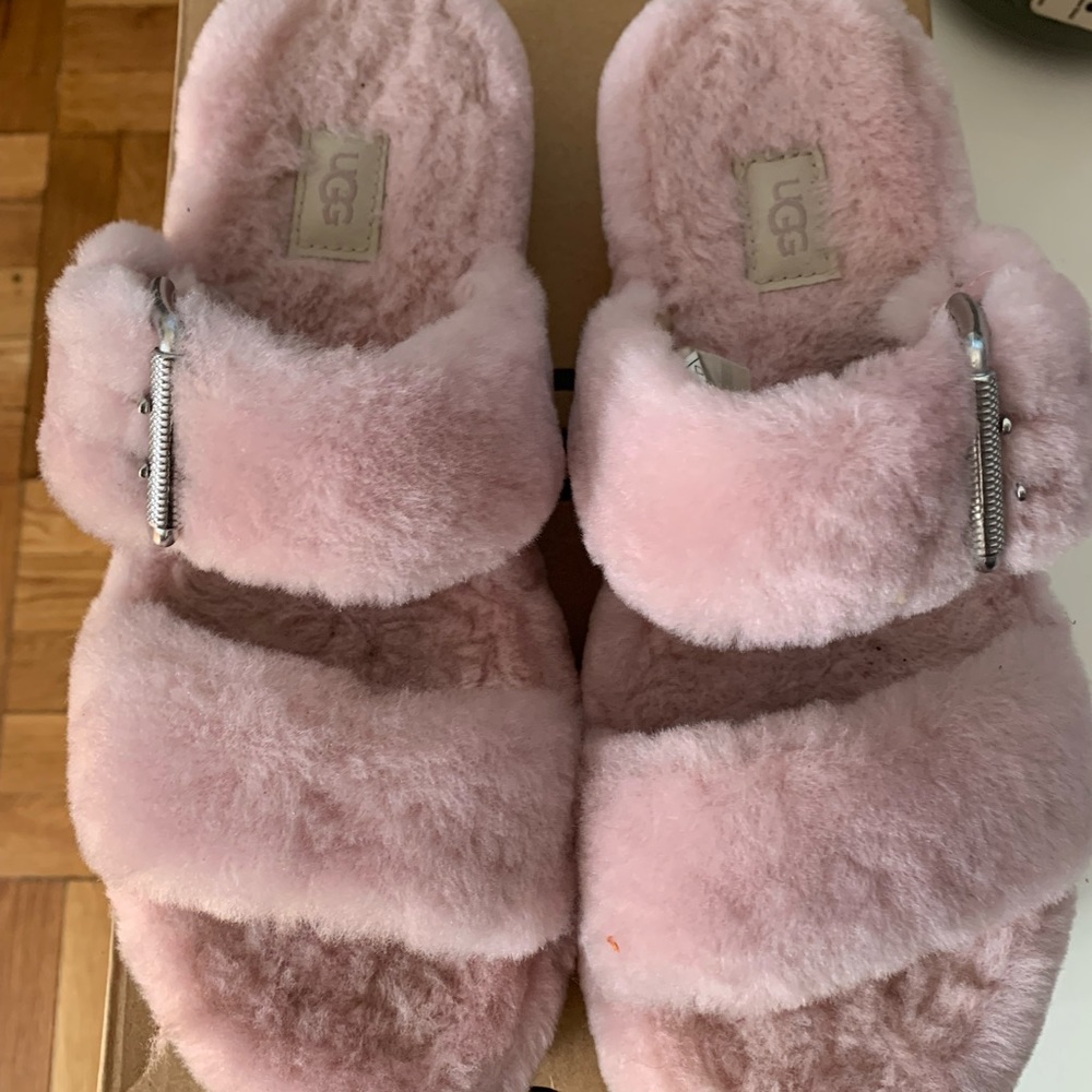 Ugg Slides - Picture 2 of 4